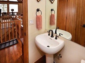 The Pines Lodge