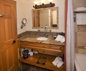 The Pines Lodge