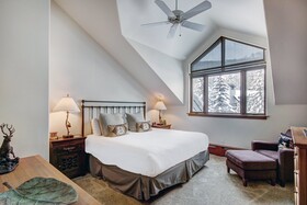 The Pines Lodge
