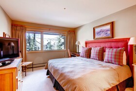 The Pines Lodge