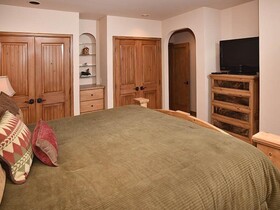 The Pines Lodge
