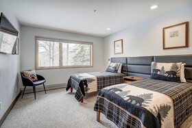 The Pines Lodge