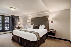The Pines Lodge