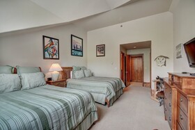 The Pines Lodge