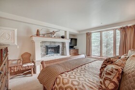 The Pines Lodge