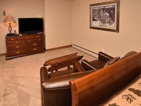 The Pines Lodge