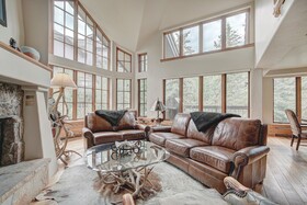 The Pines Lodge