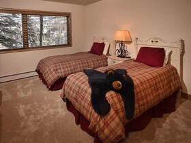 The Pines Lodge