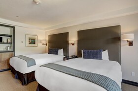 The Pines Lodge