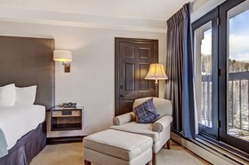 The Pines Lodge