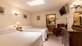Boulder Adventure Lodge
