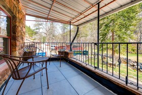 Boulder Adventure Lodge