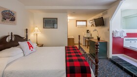 Boulder Adventure Lodge