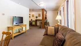 Boulder Adventure Lodge