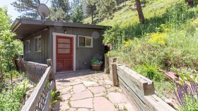 Boulder Adventure Lodge