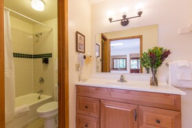 Boulder Adventure Lodge