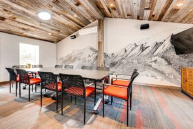Boulder Adventure Lodge