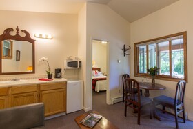 Boulder Adventure Lodge