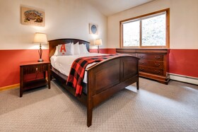 Boulder Adventure Lodge