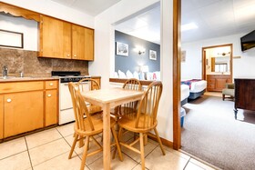 Boulder Adventure Lodge