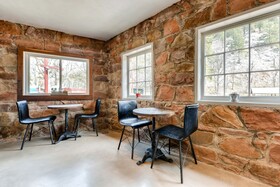 Boulder Adventure Lodge