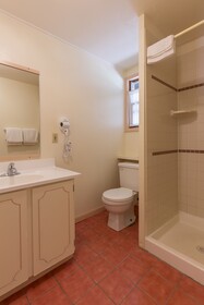 Boulder Adventure Lodge