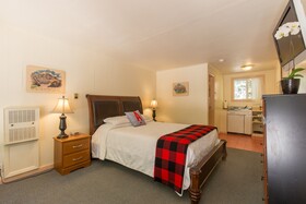 Boulder Adventure Lodge