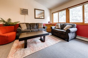 Boulder Adventure Lodge