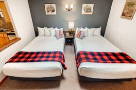 Boulder Adventure Lodge