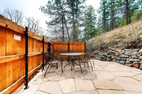 Boulder Adventure Lodge