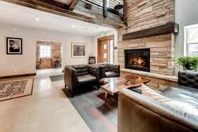 Boulder Adventure Lodge