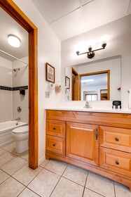 Boulder Adventure Lodge