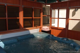 Boulder Twin Lakes Inn