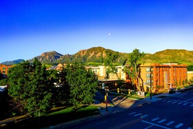 Embassy Suites By Hilton Boulder