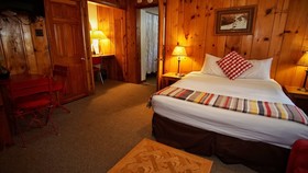 Foot Of The Mountain Motel