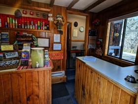 Foot Of The Mountain Motel