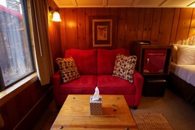 Foot Of The Mountain Motel