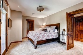 5 O' Clock Lodge