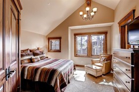 5 O' Clock Lodge