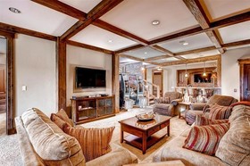 5 O' Clock Lodge