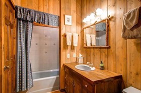 Bear Lodge by Pinnacle Lodging