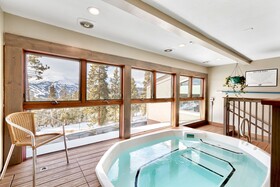 Gold Point Resort by Vacatia