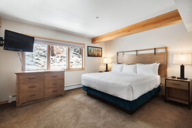 Gold Point Resort by Vacatia