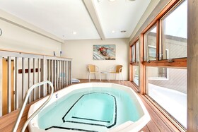 Gold Point Resort by Vacatia