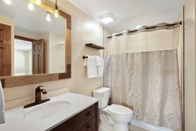 Gold Point Resort by Vacatia