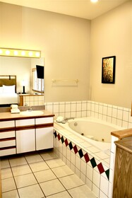 Gold Point Resort by Vacatia
