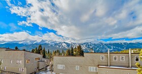 Gold Point Resort by Vacatia