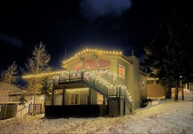 Gold Point Resort by Vacatia