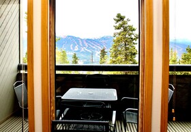 Gold Point Resort by Vacatia