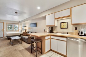 Gold Point Resort by Vacatia